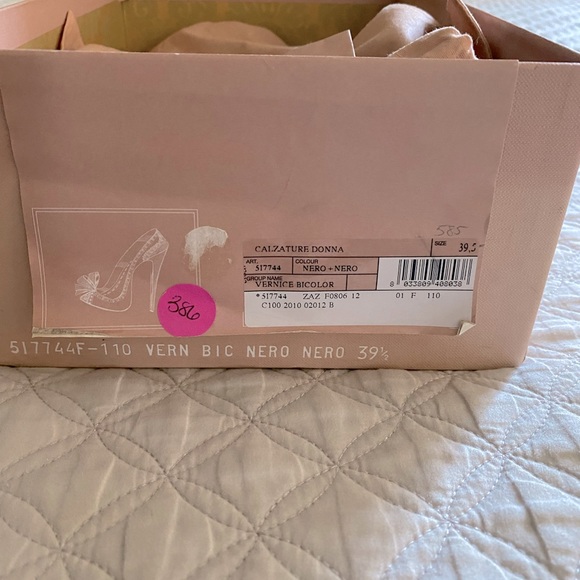 Miu Miu Black Patent Leather Pumps - Picture 4 of 5